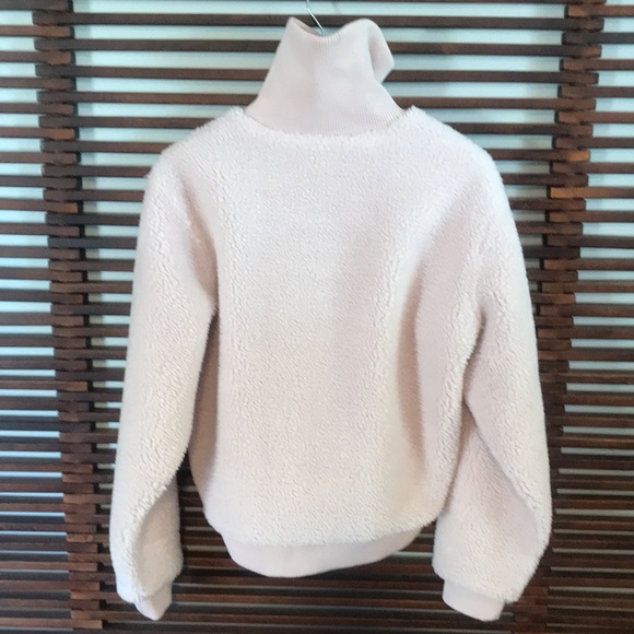 Lovers + Friends Sherpa top - Picture 6 of 8